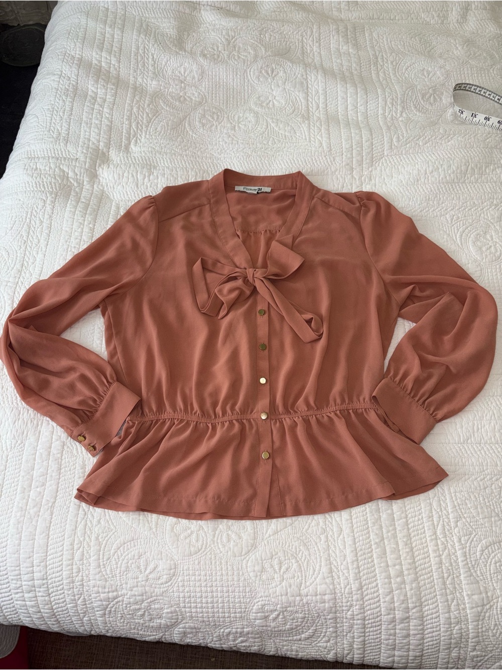 Women's forever 21 peach blouse size L - Picture 2 of 5